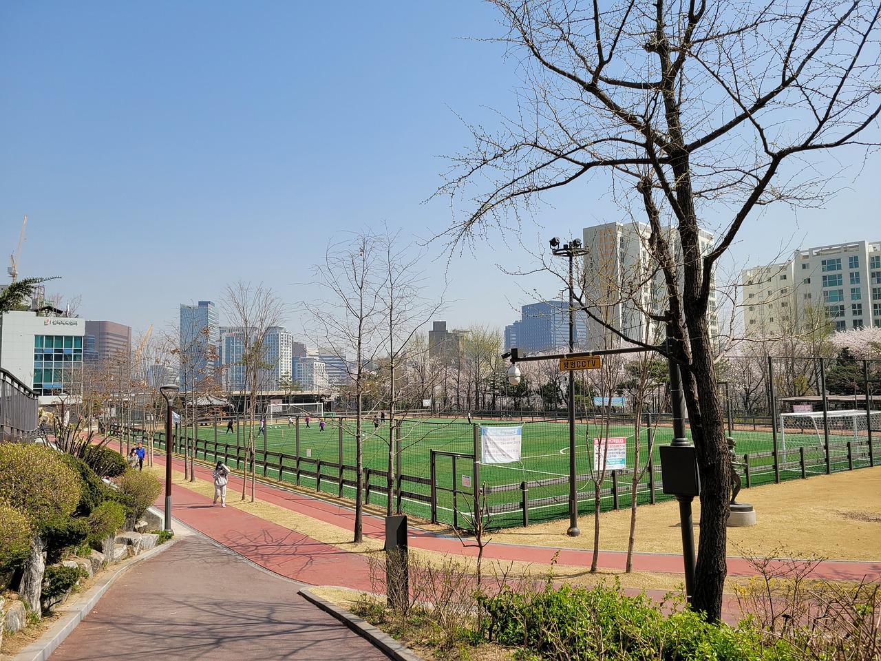 赛中登场更